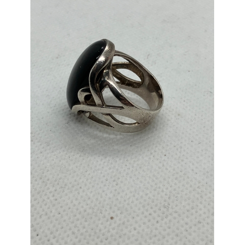 134 - Vintage Silver and Onyx ring