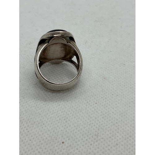 134 - Vintage Silver and Onyx ring