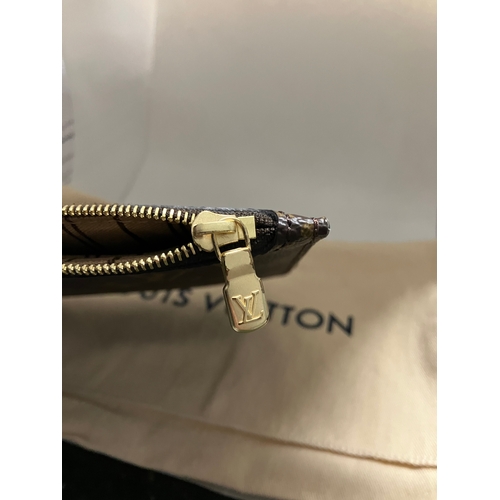 179 - Louis Vuitton Pochette