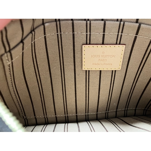 179 - Louis Vuitton Pochette