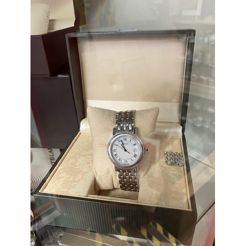 94 - Steel Gucci watch
