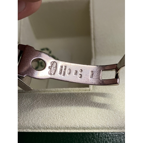 36 - 18ct white gold Rolex Daytona
