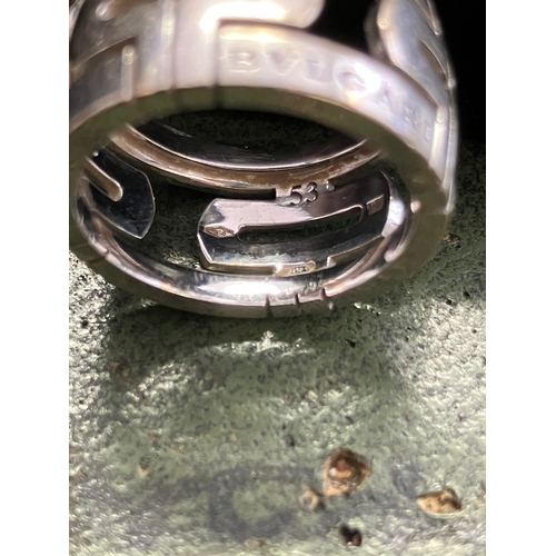 44 - Bvlgari Parentisi 18k ring.