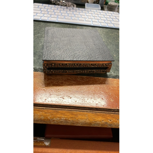 11 - Rare Móga Sándor signed studio box