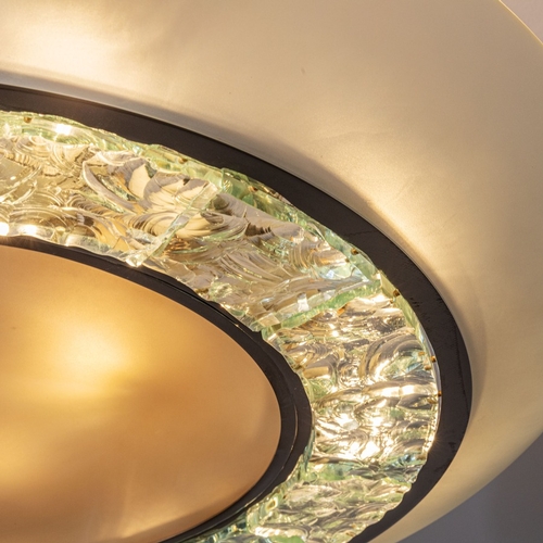 122 - MAX INGRANDLampada a sospensione mod. 2459. Ottone nichelato, alluminio verniciato, cristallo curvat... 