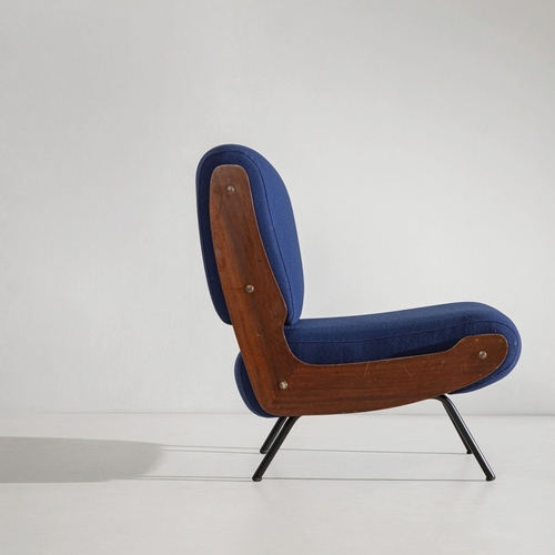 124 - GIANFRANCO FRATTINITre poltrone modulari mod. 836. Compensato lastronato in legno di mogano, metallo... 