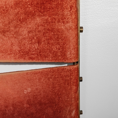 125 - OSVALDO BORSANILetto matrimoniale. Ottone massiccio, metallo verniciato, tessuto. Produzione Tecno ;... 