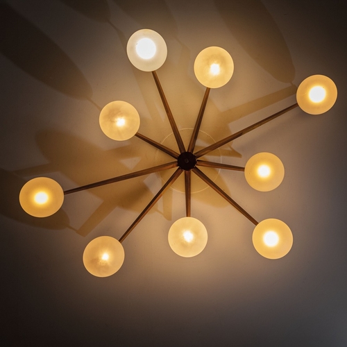 126 - ANGELO LELIILampada a plafone nove Lune. Ottone, vetro soffiato e acidato. Produzione Arredoluce, an... 