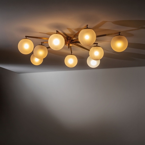 126 - ANGELO LELIILampada a plafone nove Lune. Ottone, vetro soffiato e acidato. Produzione Arredoluce, an... 