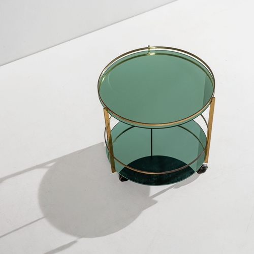 127 - MAX INGRANDTavolino servomuto variante del mod. 2246. Ottone, cristallo colorato e specchiato. Produ... 