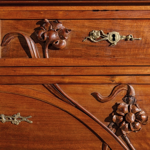 136 - CARLO ZENCassettiera con specchio. Legno lavorato, ottone, cristallo specchiato, marmo. Italia,  ann... 