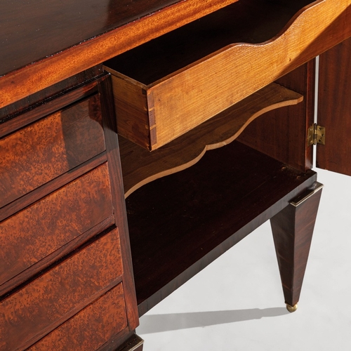 138 - GIO PONTI & EMILIO LANCIA (ATTRIB. A)Credenza. Legno di mogano, radica di tuja, ottone nichelato. It... 