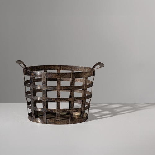 139 - GIO PONTICesto portafrutta. Metallo argentato. Produzione Krupp Milano anni '30. Marchio Krupp e 'Pr... 