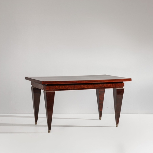 140 - GIO PONTI & EMILIO LANCIA (ATTRIB. A)Tavolo allungabile. Legno di mogano, radica di tuja, ottone nic... 