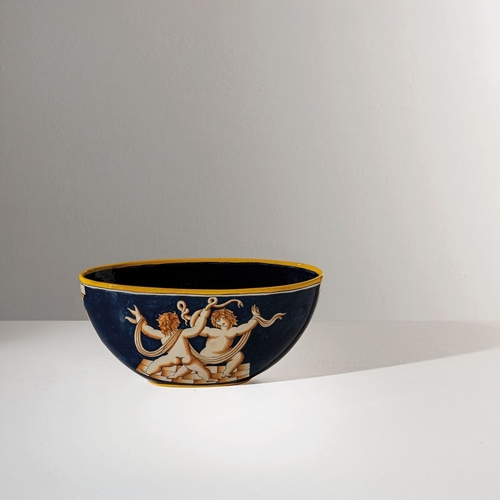 142 - GIO PONTICoppa Donatella della serie Le mie donne. Maiolica policroma. Esecuzione Richard Ginori, an... 