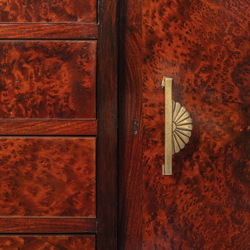 144 - GIO PONTI & EMILIO LANCIA (ATTRIB. A)Credenza. Legno di mogano, radica di tuja, ottone nichelato. It... 