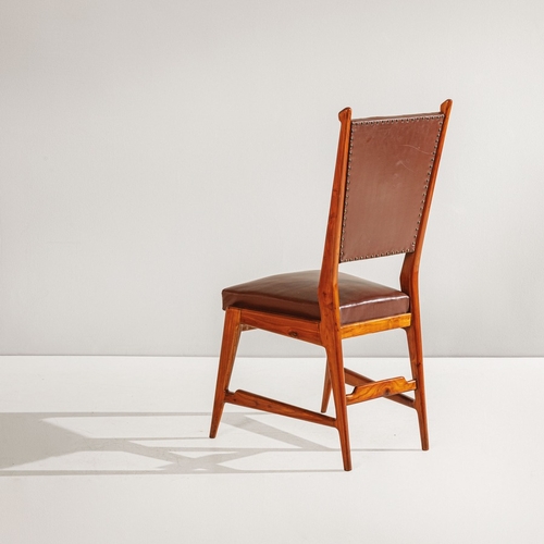 147 - GIO PONTI (ATTRIB. A)Quattro sedie. Legno di ciliegio, pelle imbottita. Italia anni '50.cm 102x46x55... 