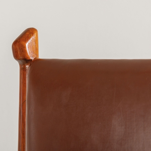 147 - GIO PONTI (ATTRIB. A)Quattro sedie. Legno di ciliegio, pelle imbottita. Italia anni '50.cm 102x46x55... 