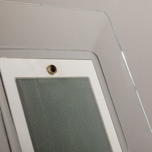 149 - PIETRO CHIESAPortafoto. Legno ebanizzato, ottone, cristallo molato, cristallo parzialmente specchiat... 