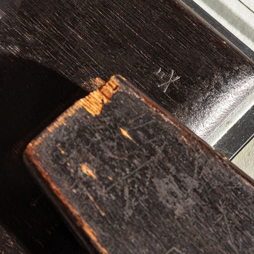 149 - PIETRO CHIESAPortafoto. Legno ebanizzato, ottone, cristallo molato, cristallo parzialmente specchiat... 