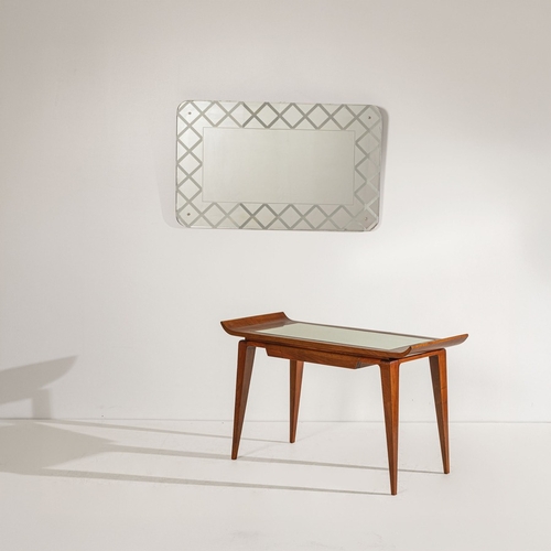 150 - FONTANA ARTEConsolle con specchiera. Legno, cristallo colorato, specchiato e parzialmente sabbiato. ... 