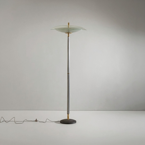 151 - PIETRO CHIESALampada da terra. Ghisa goffrata, alluminio lavorato, ottone, cristallo curvato, colora... 