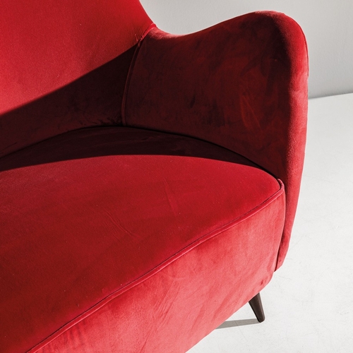 153 - GIO PONTIDivano. Legno tornito e tinto, tessuto imbottito. Italia, anni '50. Perizia Gio Ponti Archi... 