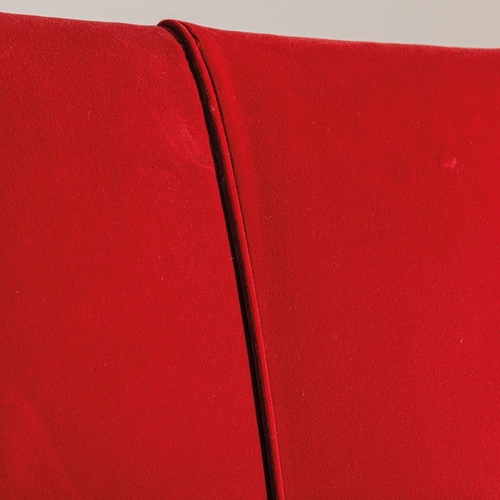 153 - GIO PONTIDivano. Legno tornito e tinto, tessuto imbottito. Italia, anni '50. Perizia Gio Ponti Archi... 