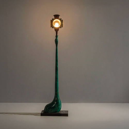 156 - ALDO TURALampada da terra. Legno rivestito in pergamena, ottone, cristallo molato. Produzione Tura a... 