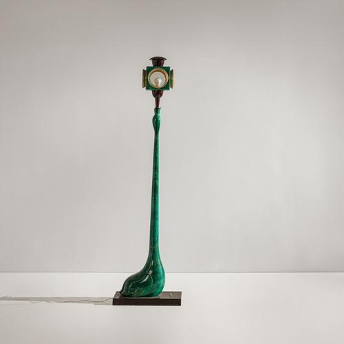 156 - ALDO TURALampada da terra. Legno rivestito in pergamena, ottone, cristallo molato. Produzione Tura a... 