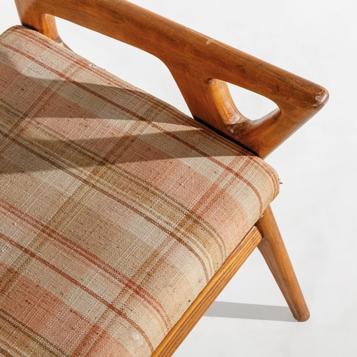 159 - GIO PONTICoppia di panchetti. Legno, tessuto imbottito. Italia anni '50.cm 54x45x45A PAIR OF STOOLS ... 