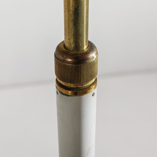 160 - STILNOVOCoppia di lampade da terra. Marmo, ottone, metallo verniciato. Produzione Stilnovo anni '50.... 