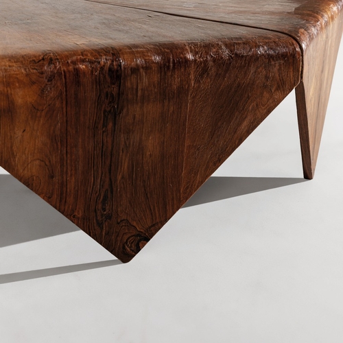 164 - JORGE ZALSZUPINTavolino da centro mod. Petalas. Metallo verniciato, compensato curvato impiallacciat... 