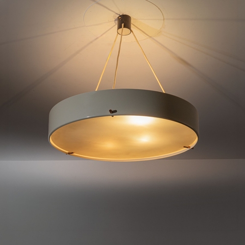 166 - BRUNO GATTALampada a sospensione. Alluminio verniciato, ottone, vetro stampato. Produzione Stilnovo ... 