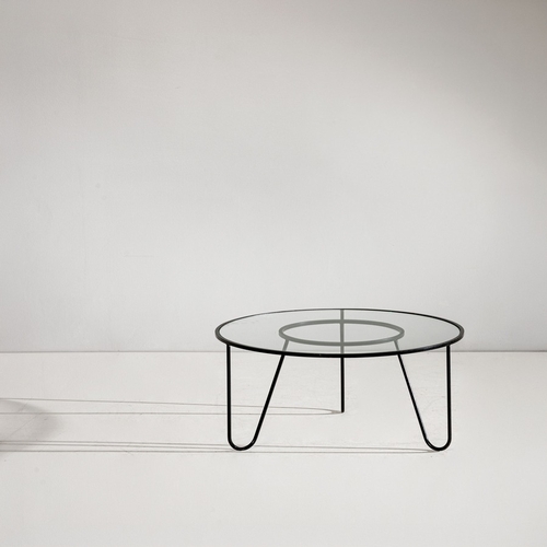 167 - MATHIEU MATHIEU MATÉGOTTavolo basso della serie Bellevue. Quadrotto di ferro smaltato, cristallo mol... 