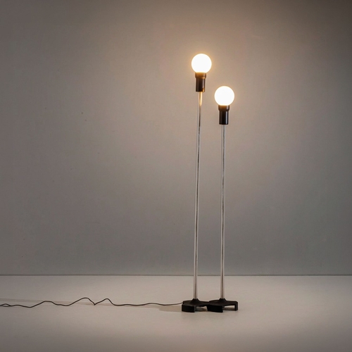 173 - GINO SARFATTIDue lampade da terra mod. 1013. Ghisa goffrata, perspex, alluminio verniciato. Produzio... 