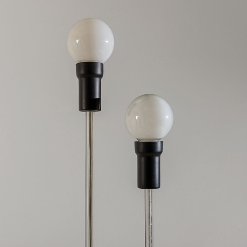 173 - GINO SARFATTIDue lampade da terra mod. 1013. Ghisa goffrata, perspex, alluminio verniciato. Produzio... 