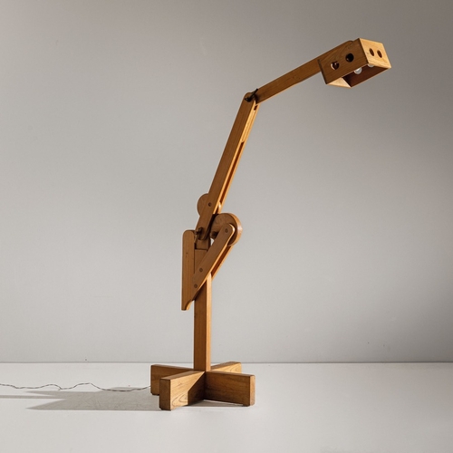 176 - PIETRO CASCELLALampada da terra mod. Pinocchio. Legno di ciliegio e frassino. Produzione Reflo 1972 ... 