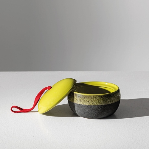 179 - ETTORE SOTTSASSScatola mod. 192. Ceramica decorata, laccio di stoffa. Produzione Il Sestante 1959 ca... 