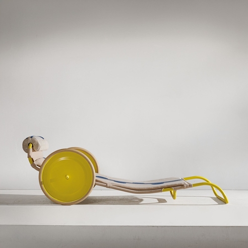 180 - GAE AULENTIChaise Longue della serie Locus Solus. Tubolare metallico smaltato, tessuto, materiale pl... 