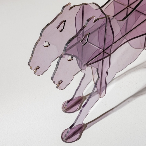 191 - GINO MAROTTAScultura portaoggetti. Plexiglass colorato e sagomato. Firma incisa a caldo. Italia anni... 