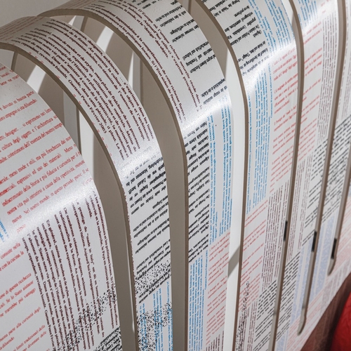 194 - GAETANO PESCEPoltrona mod. La smorfia. PVC stampato, schiuma espansa resinata. Marchio del produttor... 