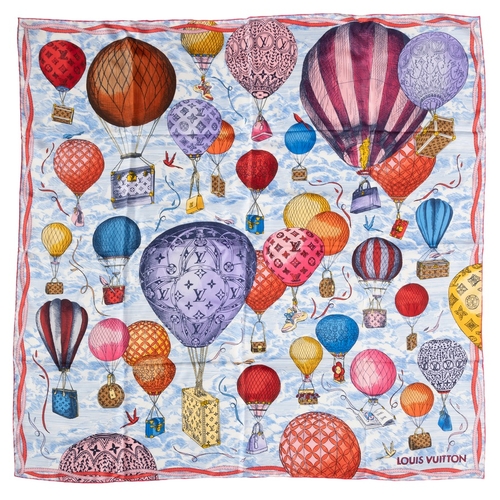 171 - LOUIS VUITTONFoulard Carré in seta 'Up And Away Square 90'Periodo: ModernoMateriali: SetaColore: Mul... 