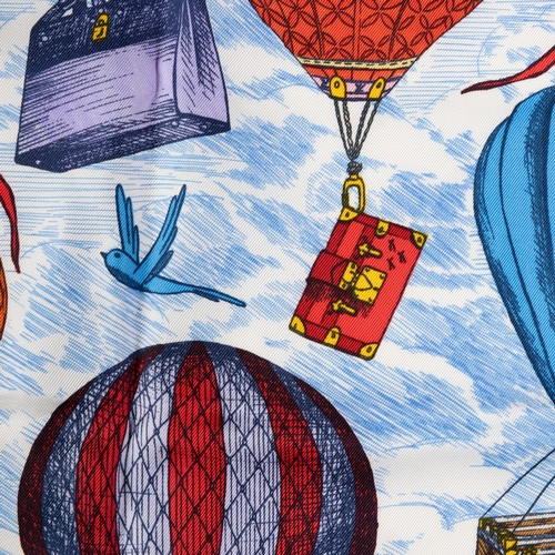 171 - LOUIS VUITTONFoulard Carré in seta 'Up And Away Square 90'Periodo: ModernoMateriali: SetaColore: Mul... 