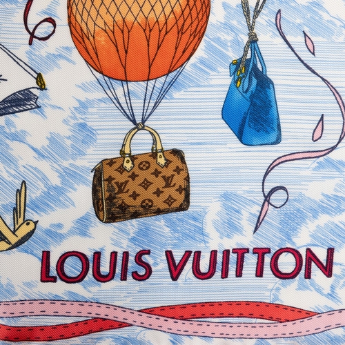 171 - LOUIS VUITTONFoulard Carré in seta 'Up And Away Square 90'Periodo: ModernoMateriali: SetaColore: Mul... 