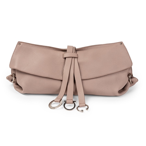 68 - SALVATORE FERRAGAMOMaxi pochette in pellePeriodo: ContemporaneoMateriali: PelleColore: Rosa cipriaDi... 