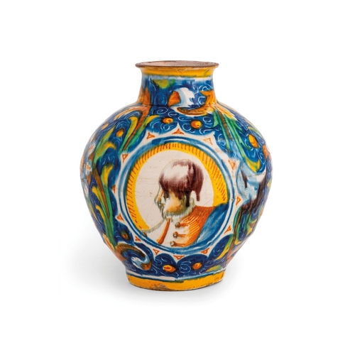 302 - BOCCIA IN MAIOLICA POLICROMA, FORNACE DI VENEZIA, SECONDA METÀ DEL XVI SECOLOdecorata con busti in r... 