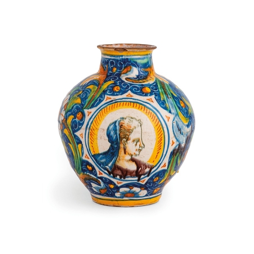 302 - BOCCIA IN MAIOLICA POLICROMA, FORNACE DI VENEZIA, SECONDA METÀ DEL XVI SECOLOdecorata con busti in r... 