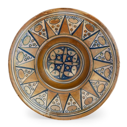 324 - PIATTO IN MAIOLICA LUSTRATA, FORNACE DI DERUTA O GUBBIO, PRIMA METÀ DEL XVI SECOLOa decoro di motivi... 