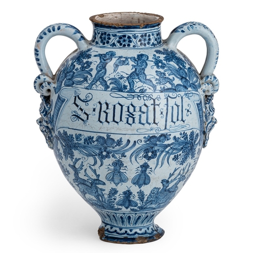 338 - VASO IN MAIOLICA BIANCA E BLU, FORNACE DI ALBISOLA O SAVONA, SECONDA METÀ DEL XVII SECOLObiansato e ... 